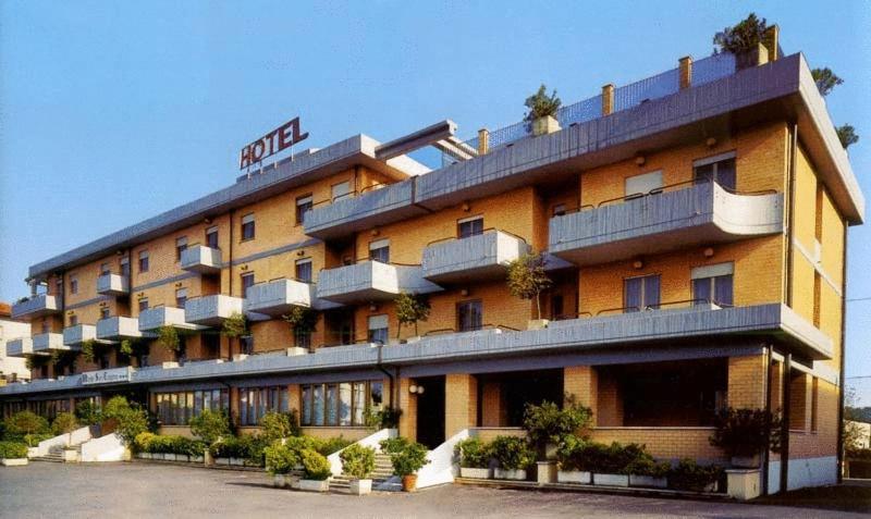 Hotel San Crispino Morrovalle Exterior photo
