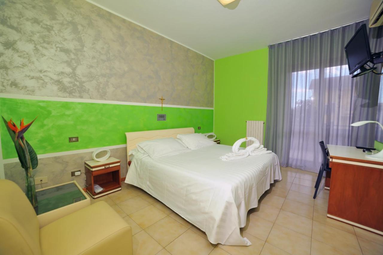 Hotel San Crispino Morrovalle Exterior photo