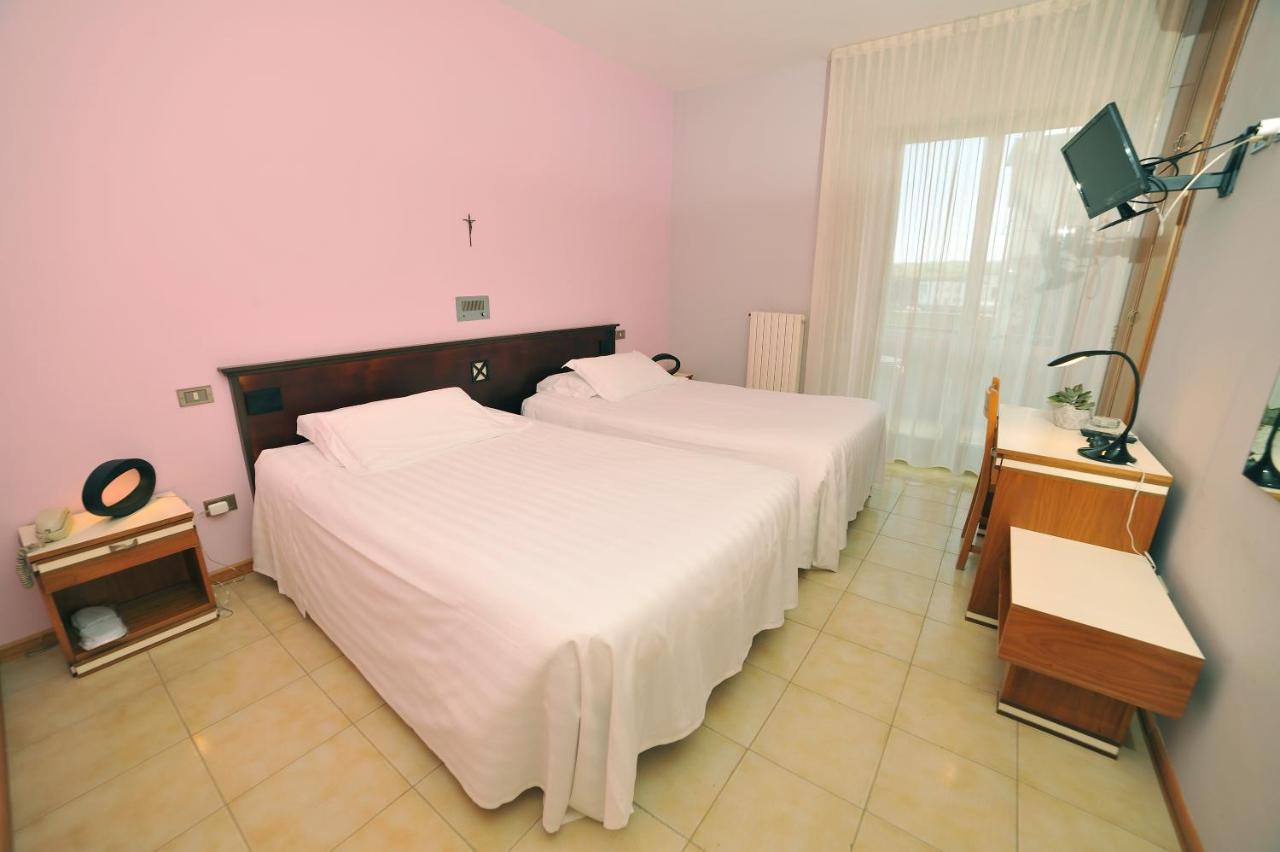 Hotel San Crispino Morrovalle Exterior photo