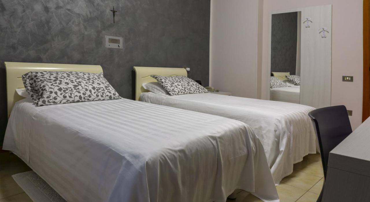 Hotel San Crispino Morrovalle Exterior photo